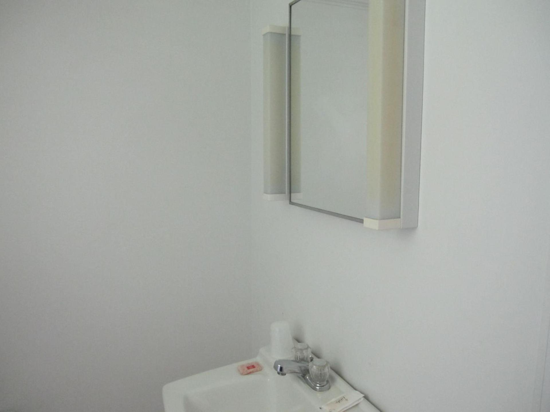 Pinecrest Motel photo 12