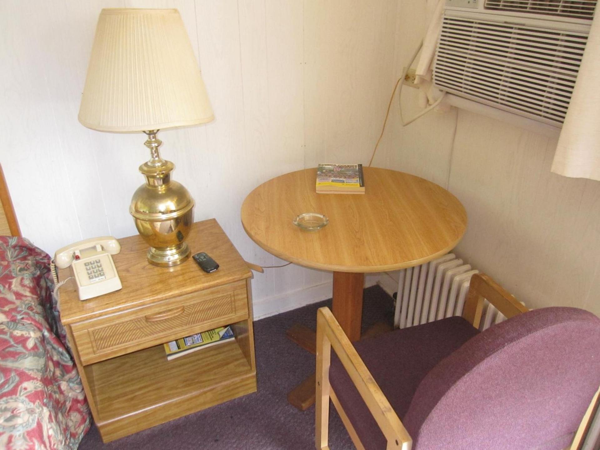 Pinecrest Motel photo 15