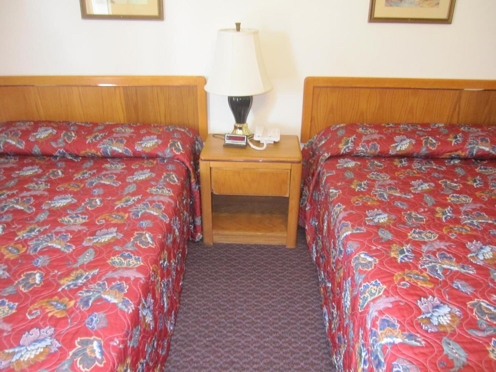 Pinecrest Motel photo 16
