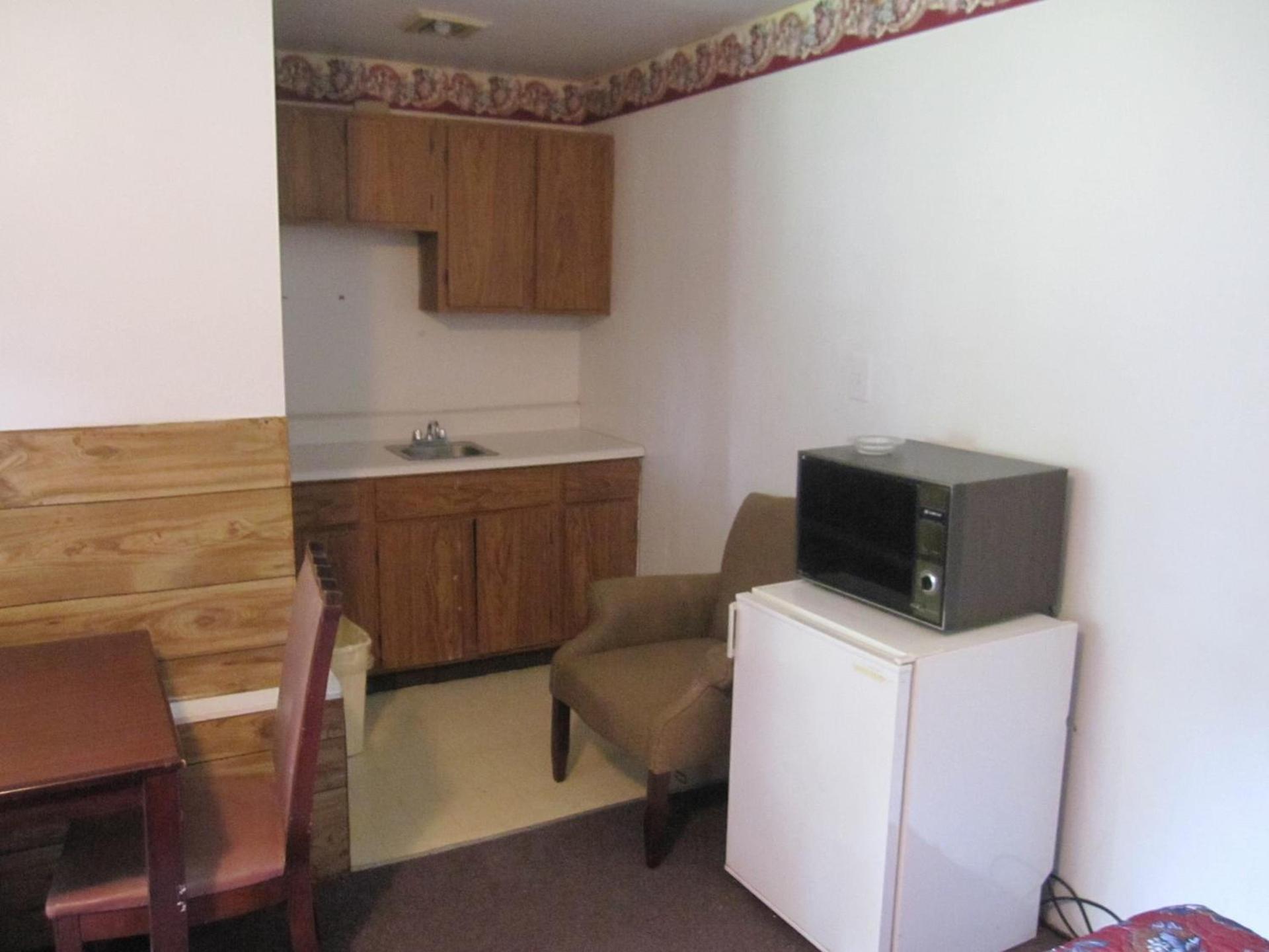 Pinecrest Motel photo 19