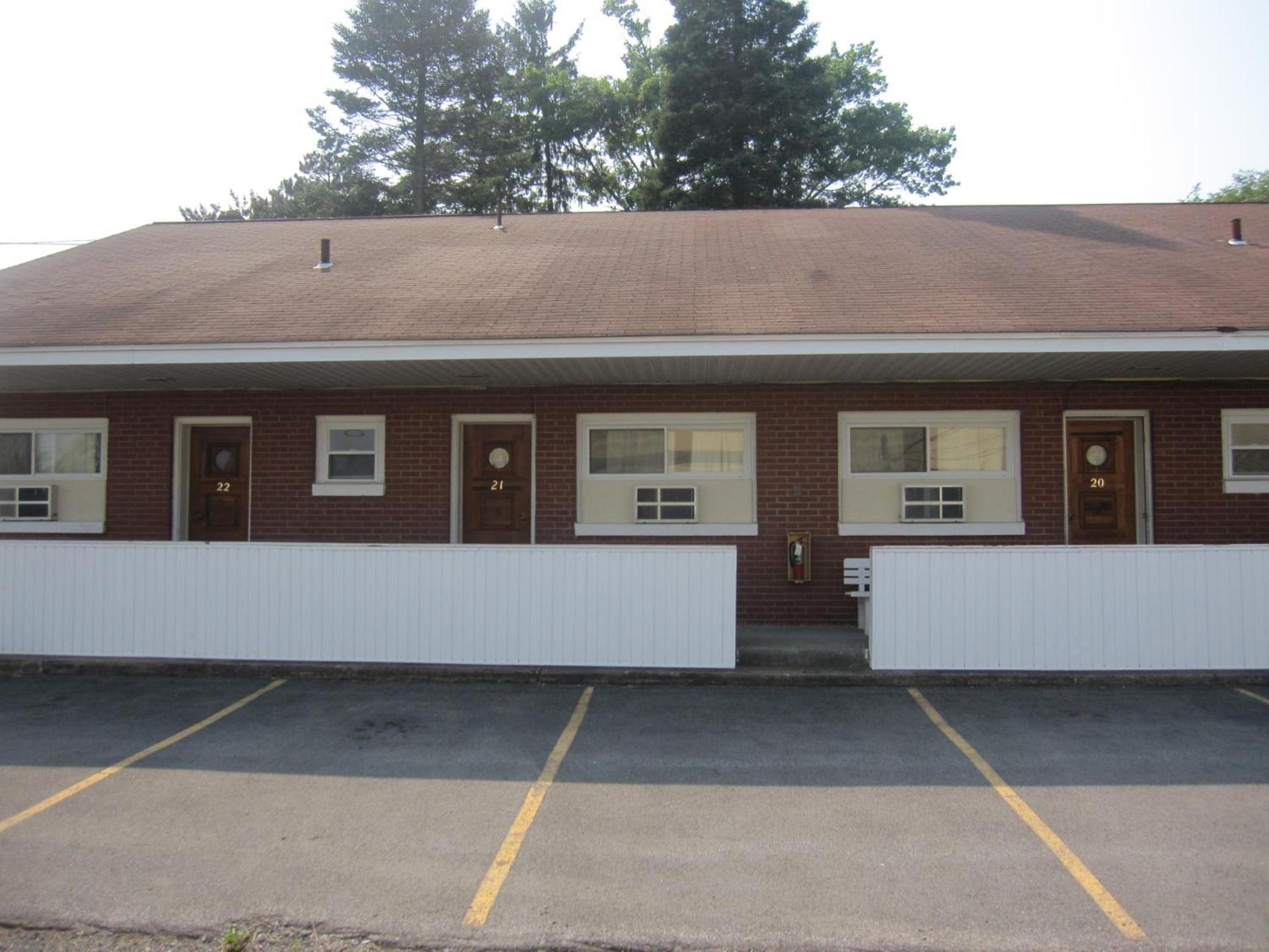 Pinecrest Motel photo 21