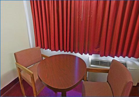 Rumford Motor Inn photo 9