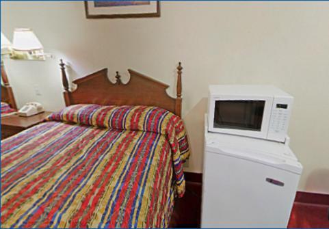 Rumford Motor Inn photo 8