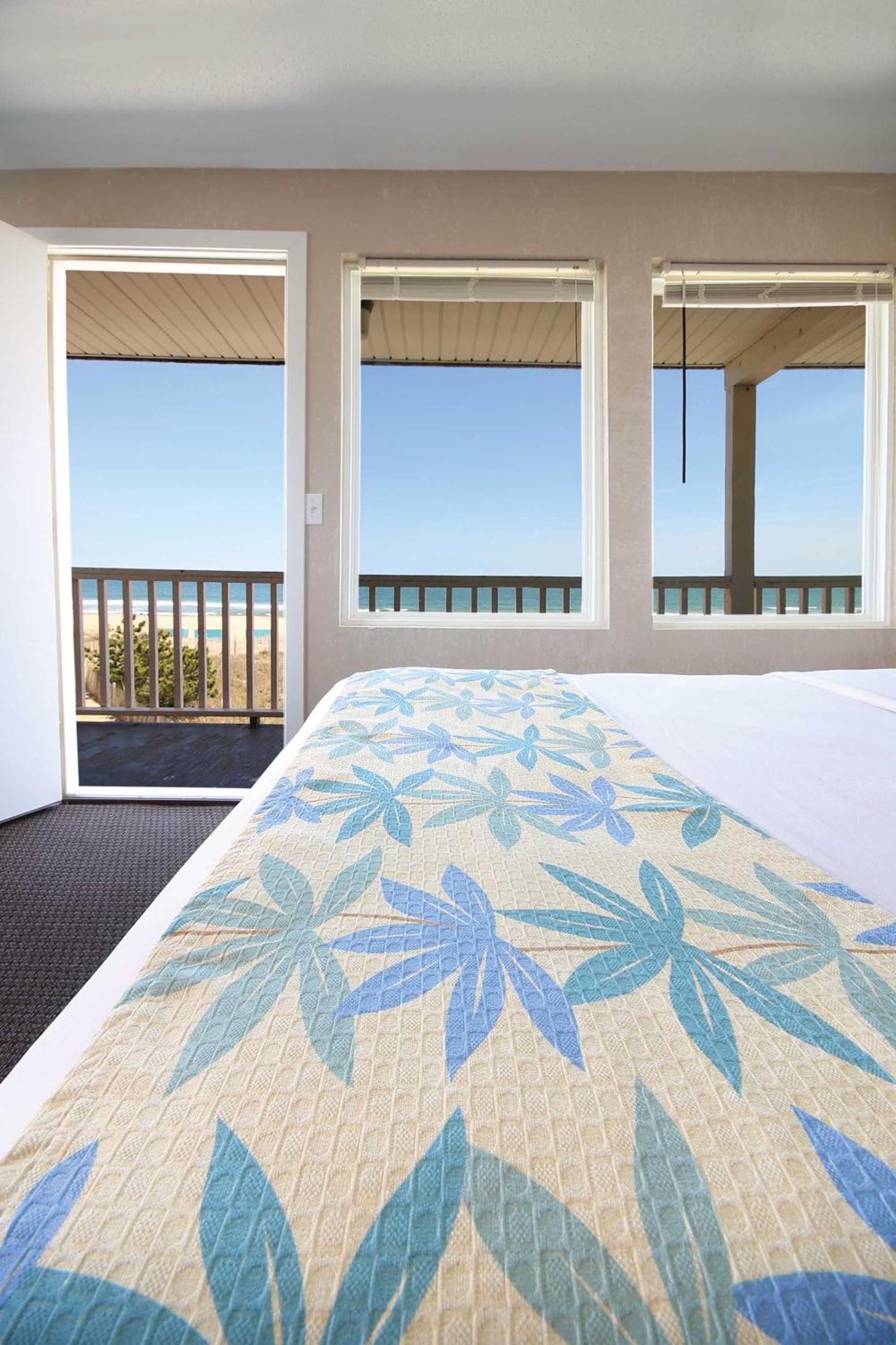 Seabonay Oceanfront Motel photo 10
