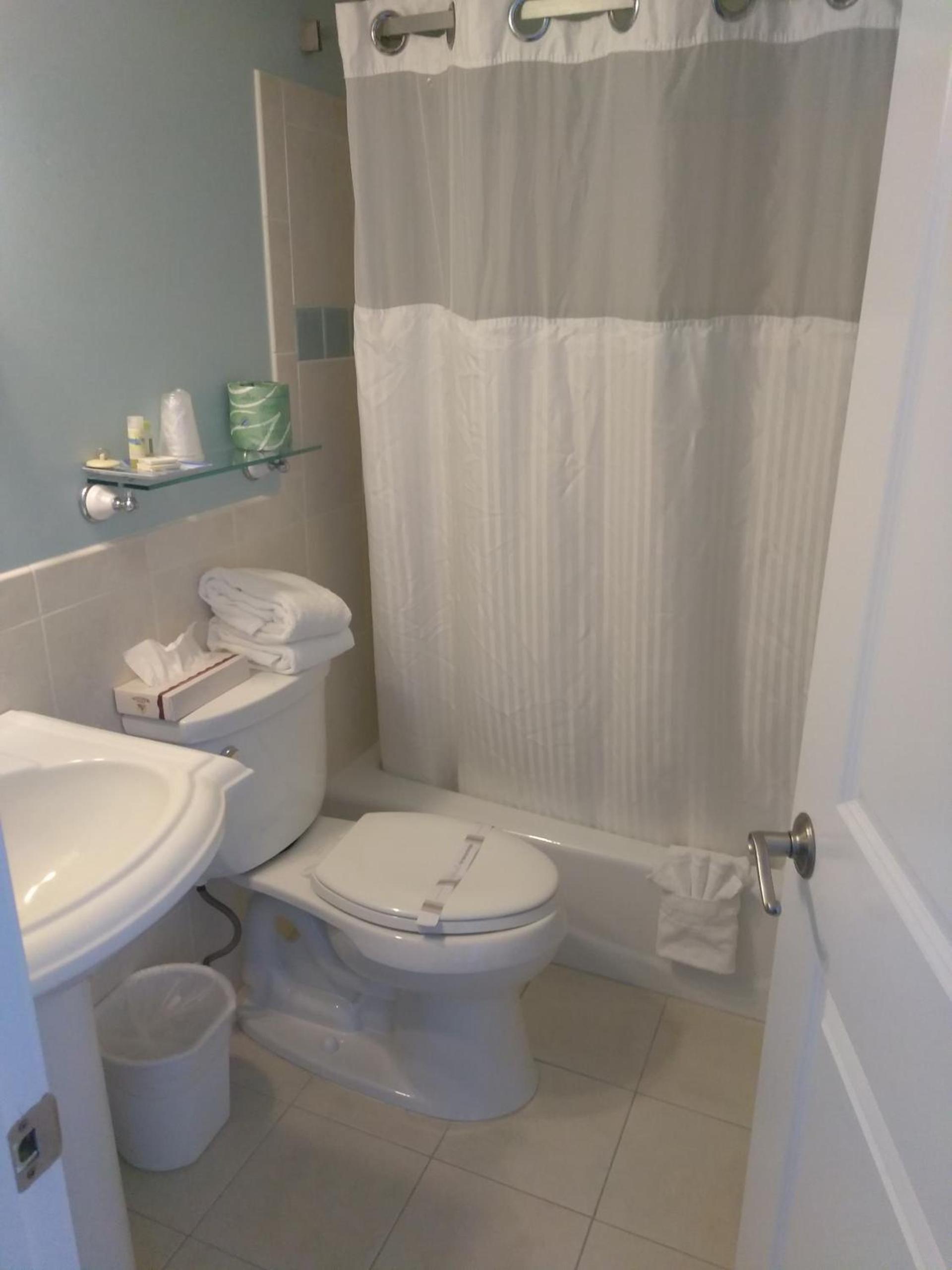 Sea Crest Inn photo 27