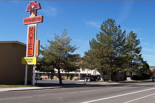 Thunderbird Motel photo 7