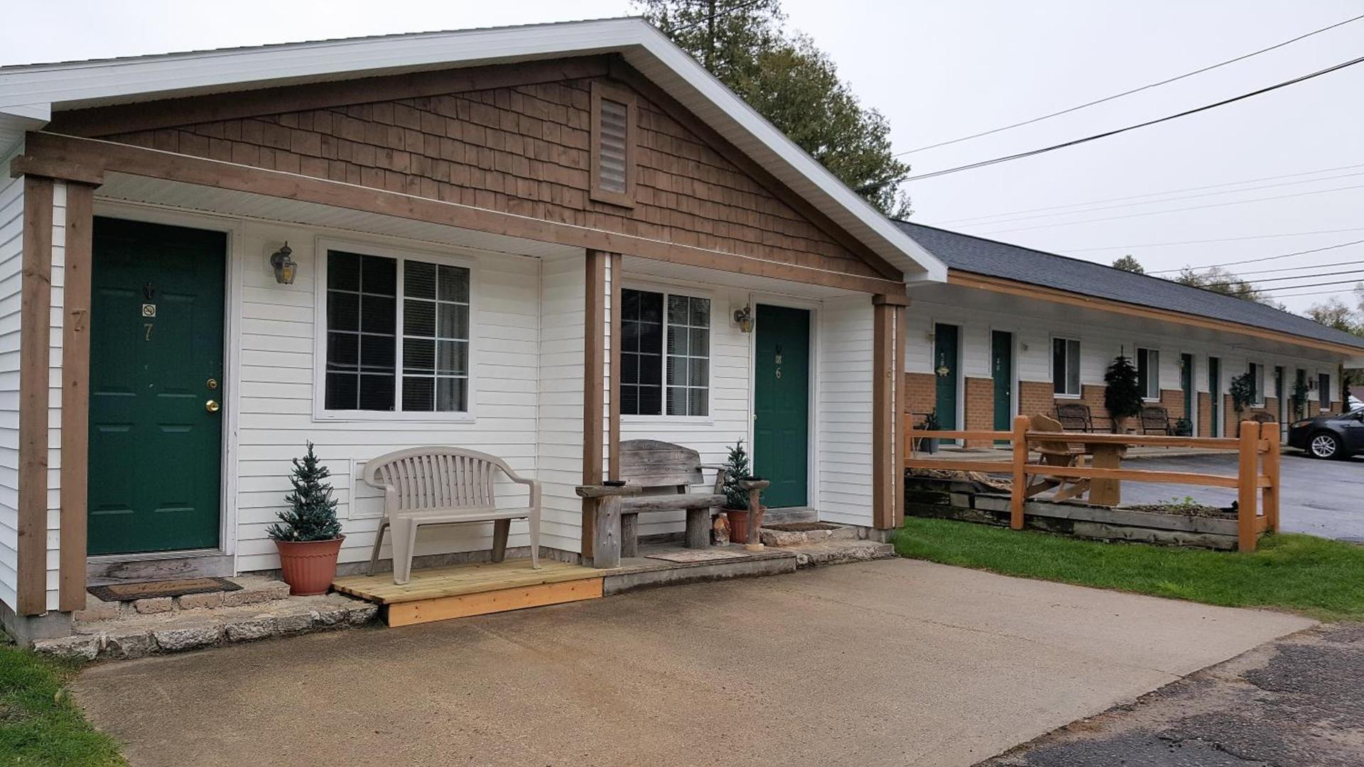 Bear Cove Inn photo 35