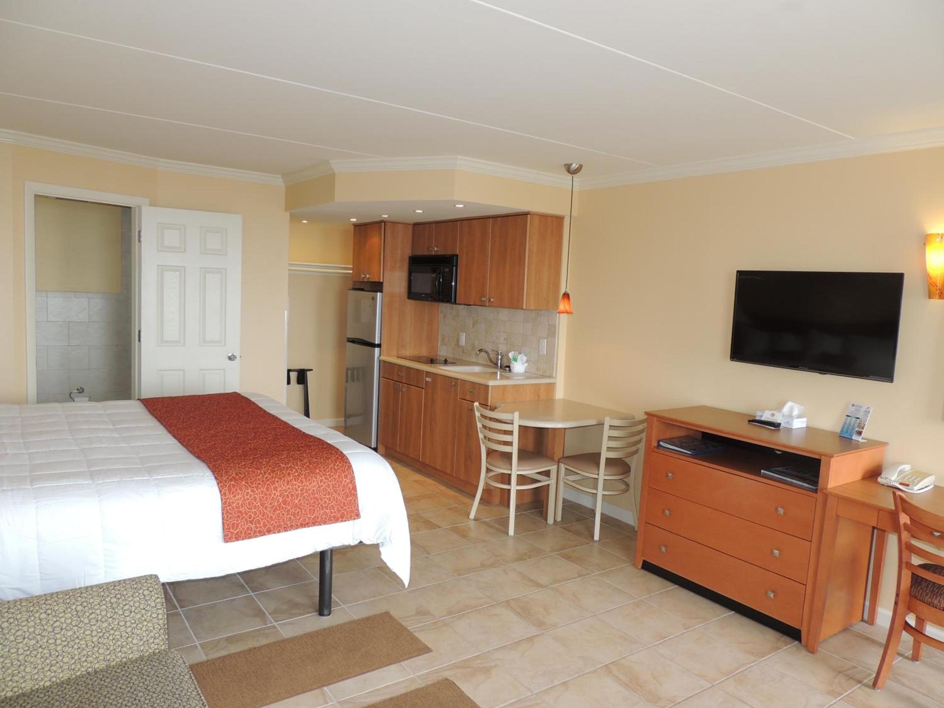 Fleur de Lis Beach Motel photo 57