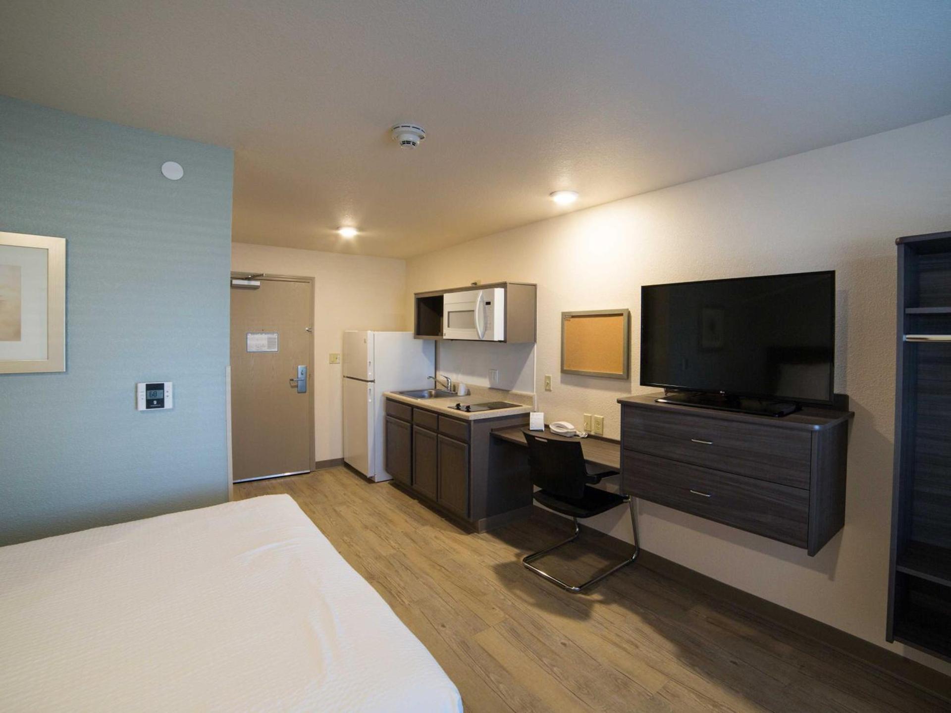WoodSpring Suites Broken Arrow photo 26