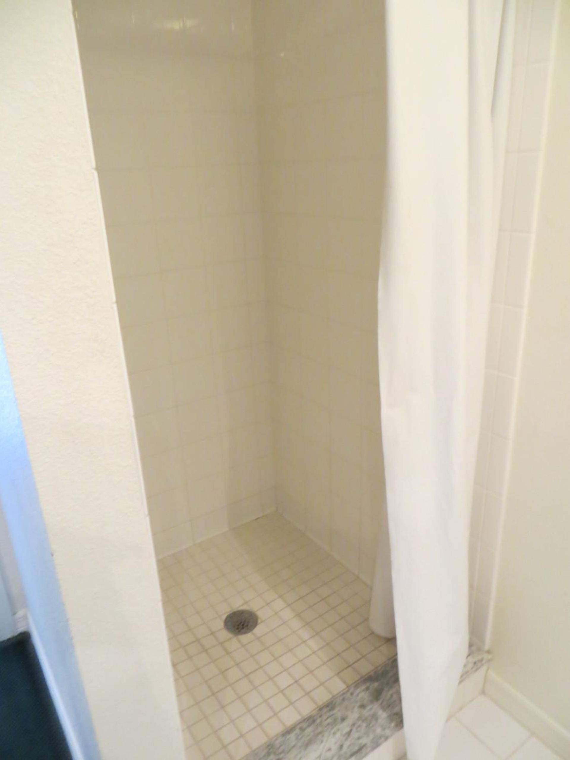 Central Motel - Inverness photo 11