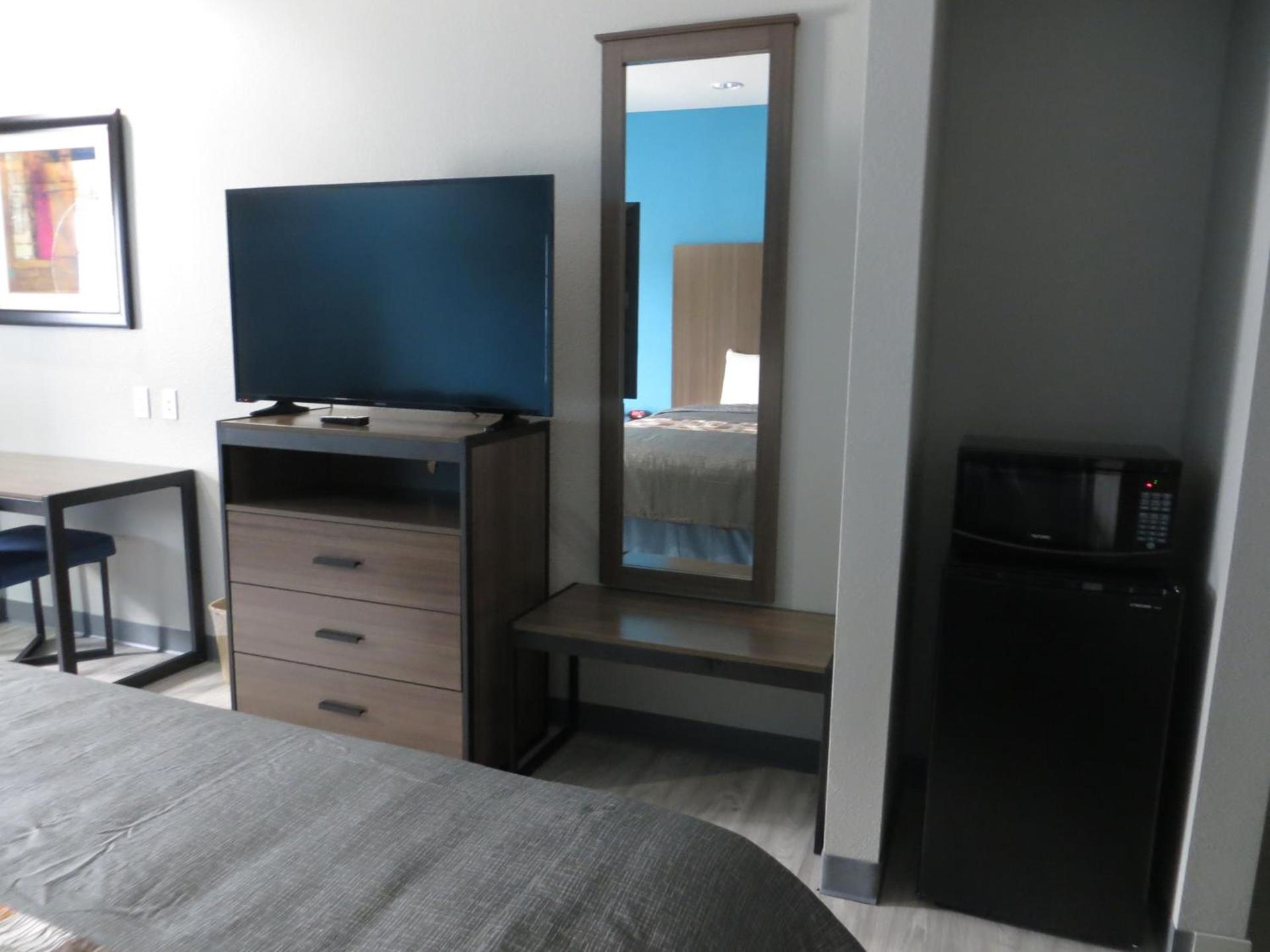 Haven Inn & Suites willowbrook photo 14