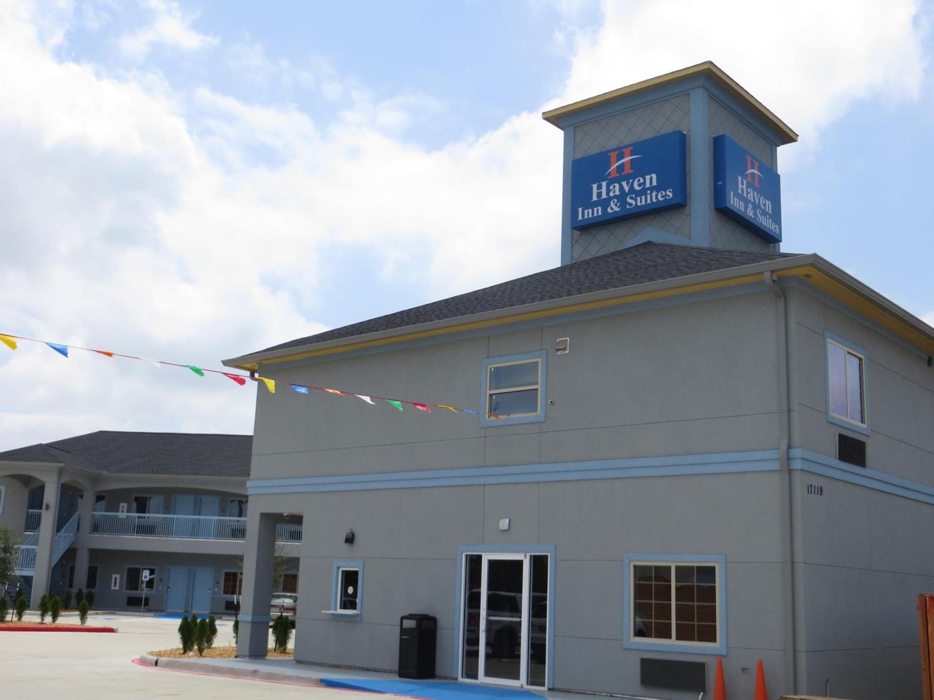 Haven Inn & Suites willowbrook photo 1