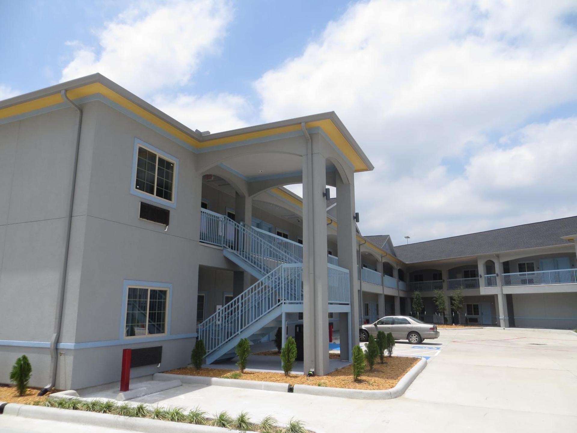 Haven Inn & Suites willowbrook photo 18