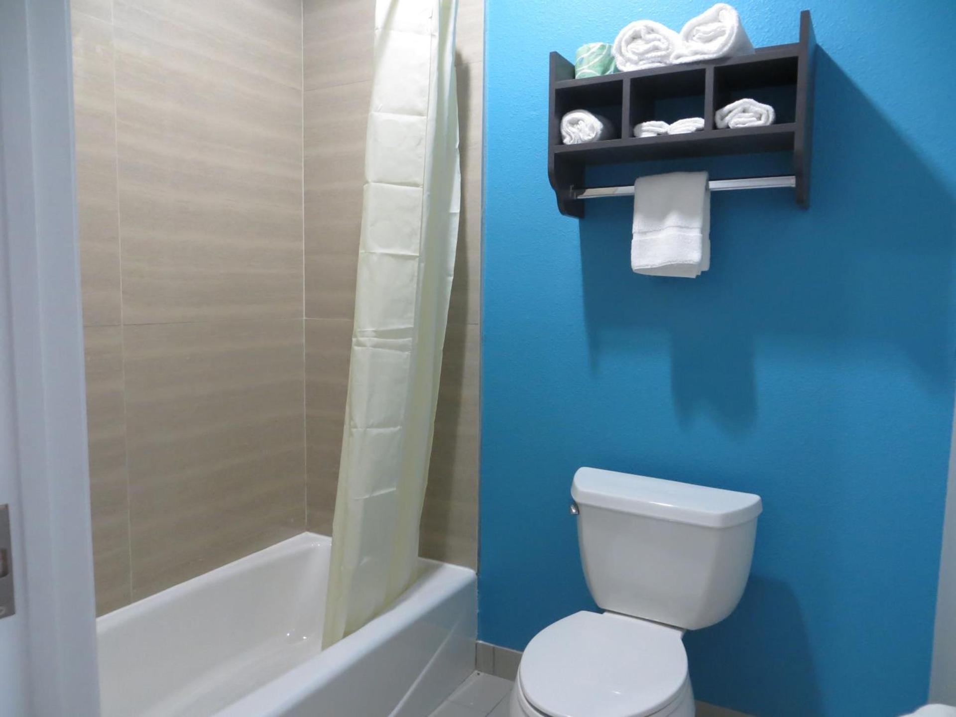 Haven Inn & Suites willowbrook photo 21