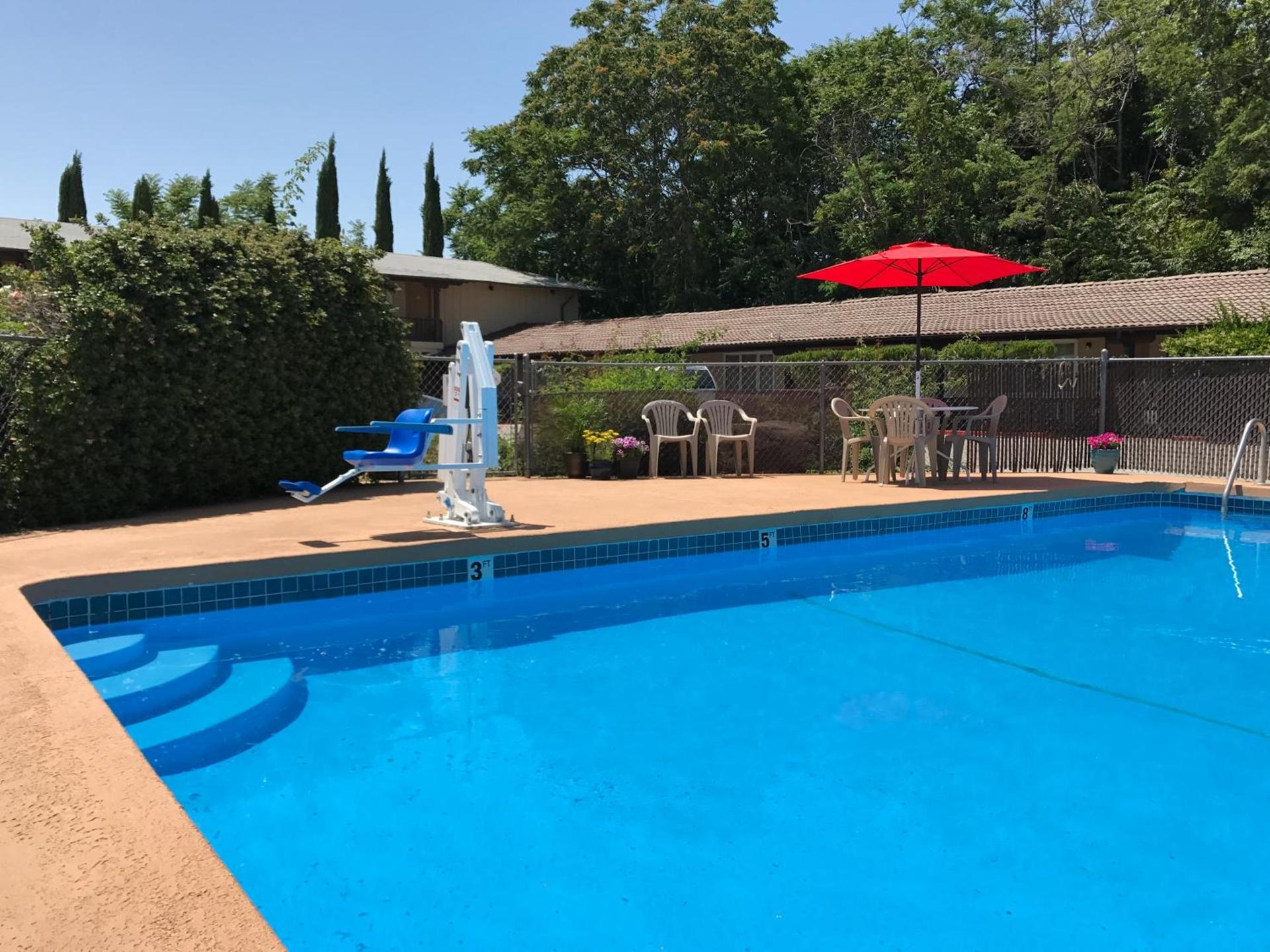 Red Bluff Inn photo 15
