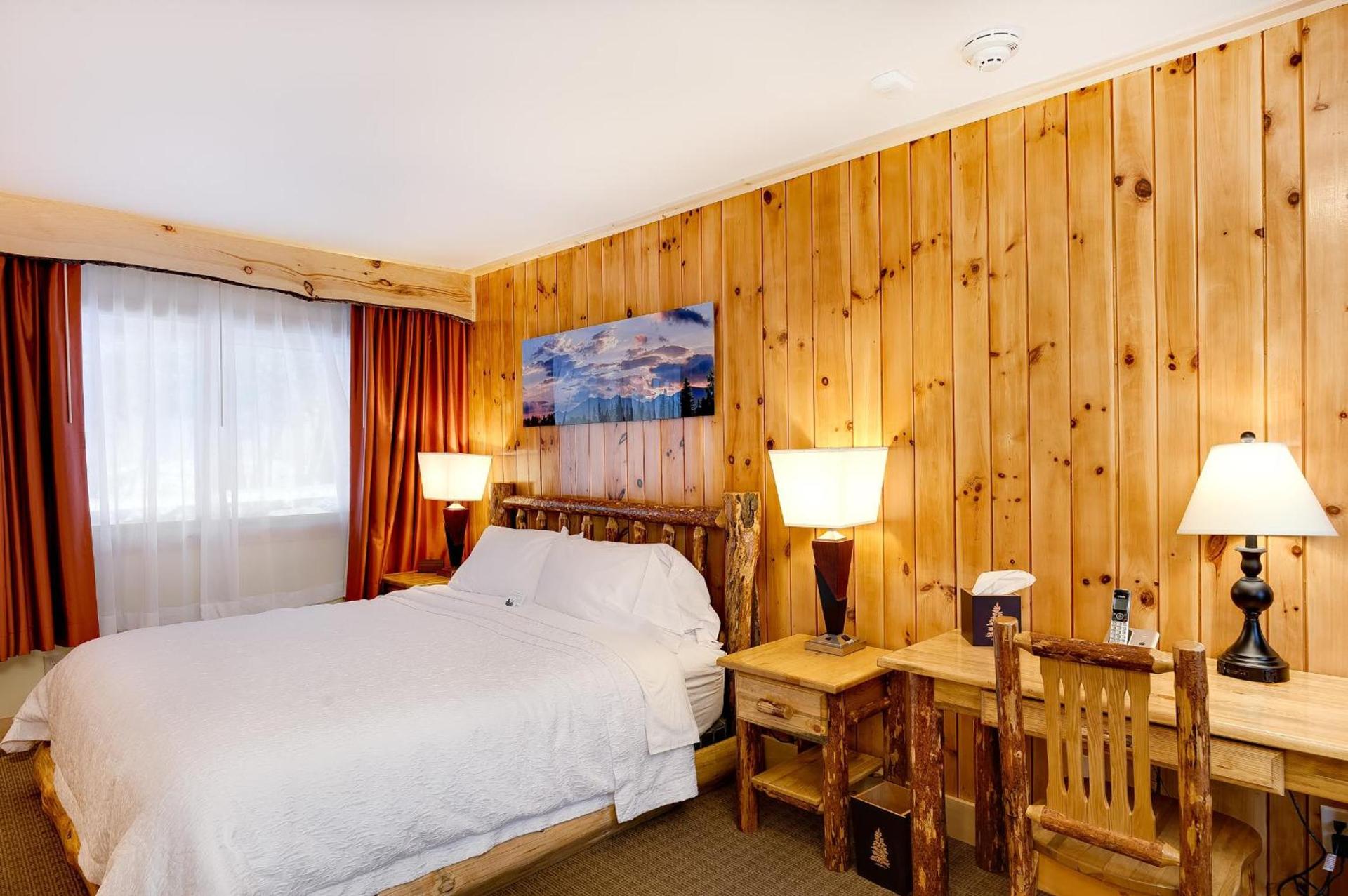 Adirondack Spruce Lodge photo 13