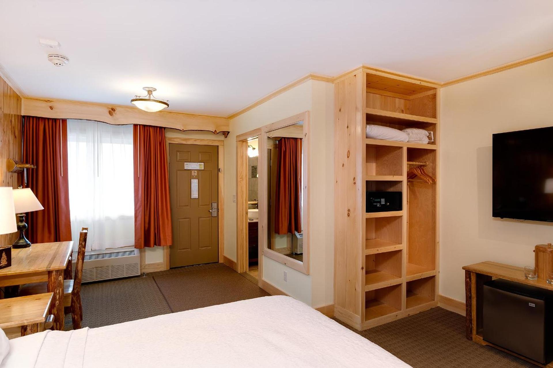 Adirondack Spruce Lodge photo 45