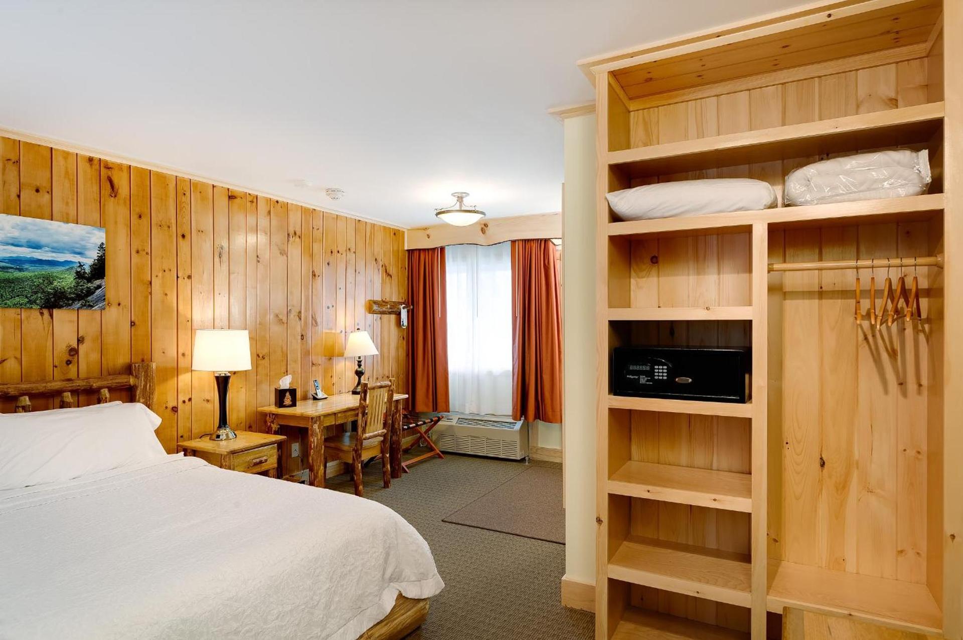 Adirondack Spruce Lodge photo 15