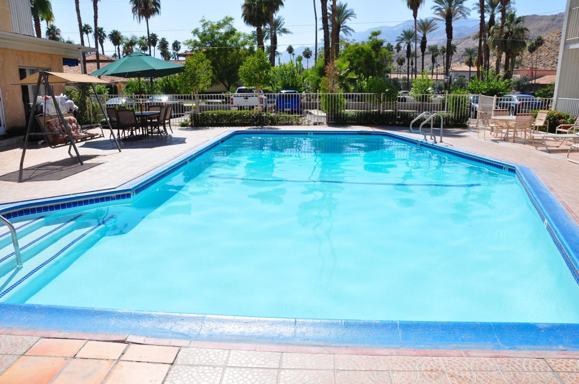 Delos Reyes Palm Springs photo 33
