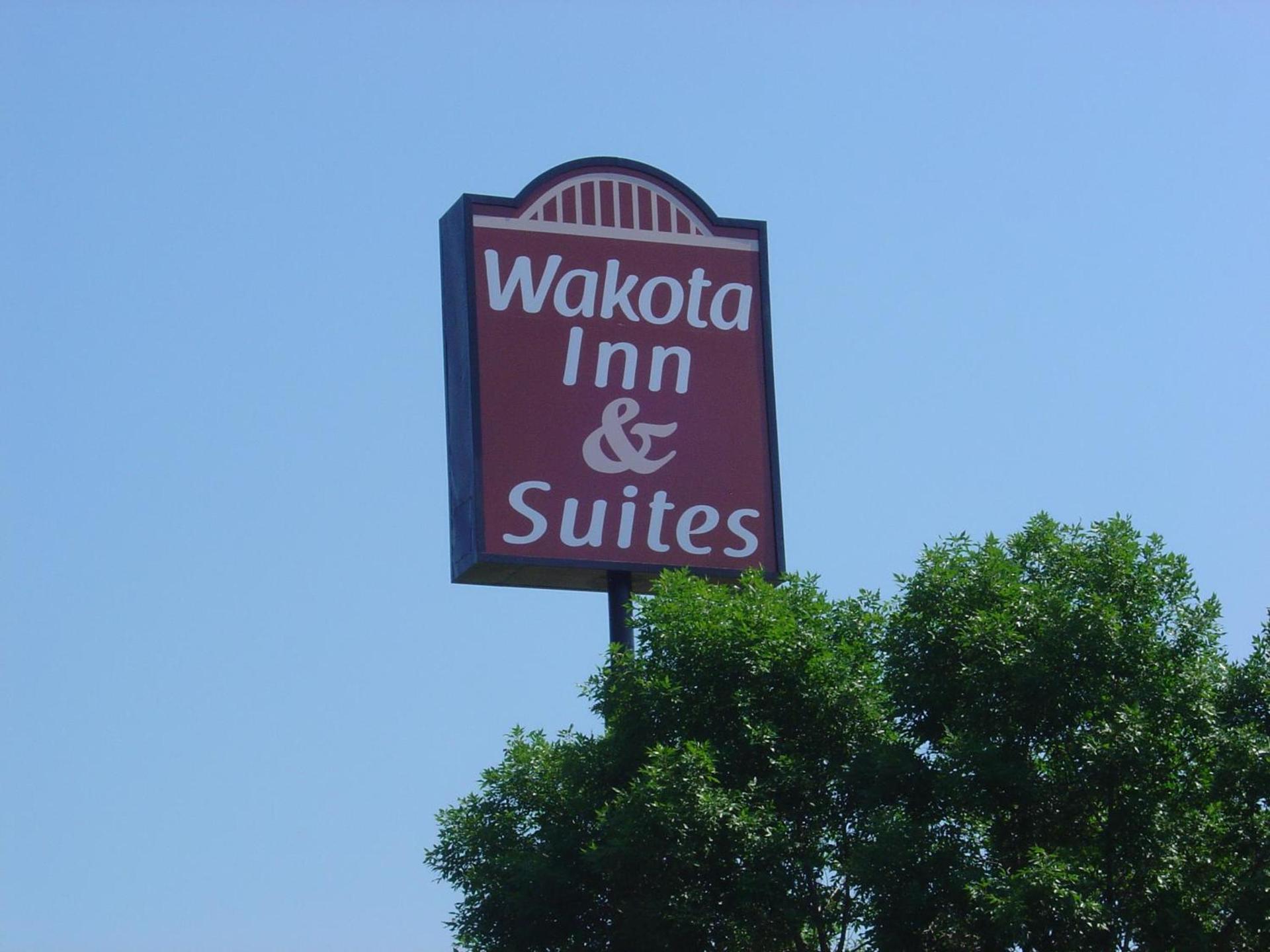 Wakota Inn and Suites photo 18