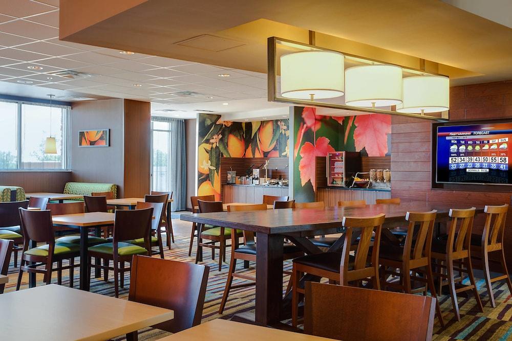 Fairfield Inn & Suites Dallas West/i-30 photo 4