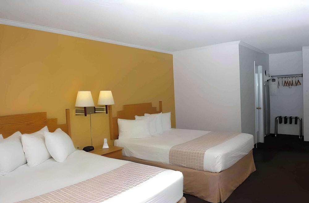 Comfort Inn & Suites photo 10