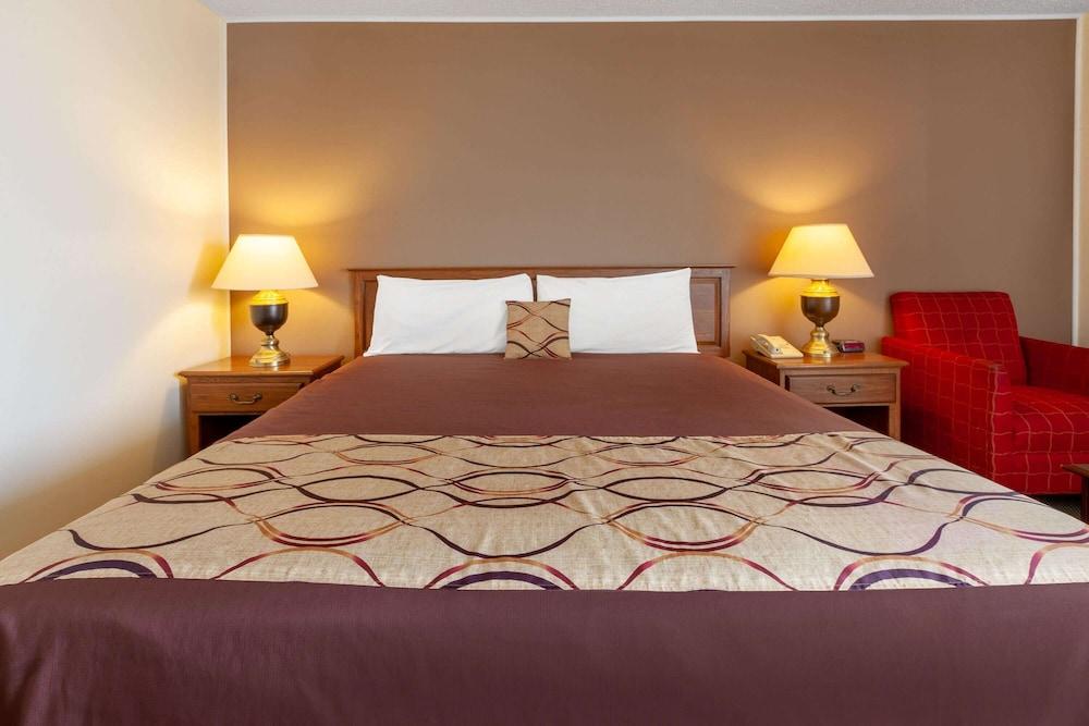 Travelodge by Wyndham Cleveland Airport photo 10