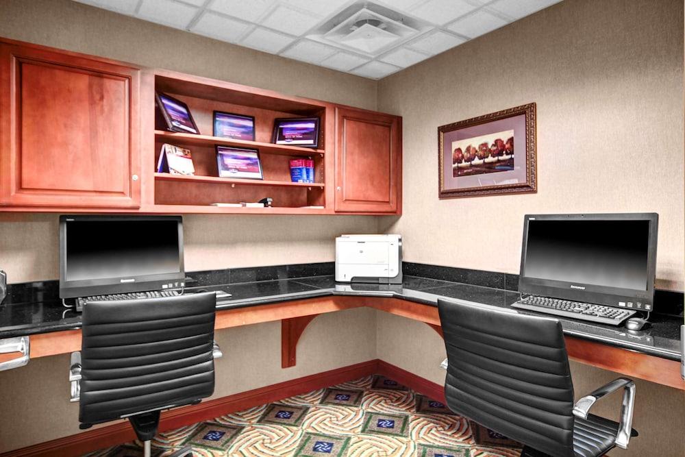 Hampton Inn Coldwater photo 25