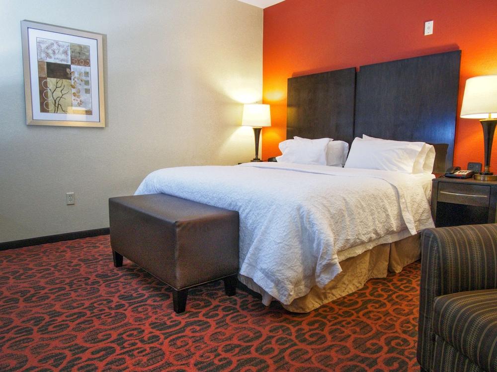 Hampton Inn & Suites Elk City photo 12