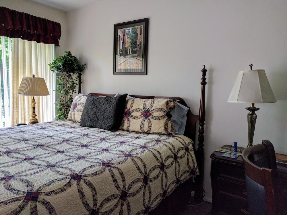 Ann Arbor B&B Inn photo 18