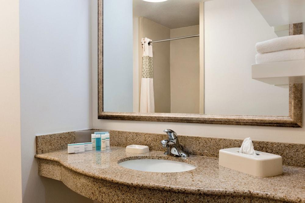 Summit Suites photo 23