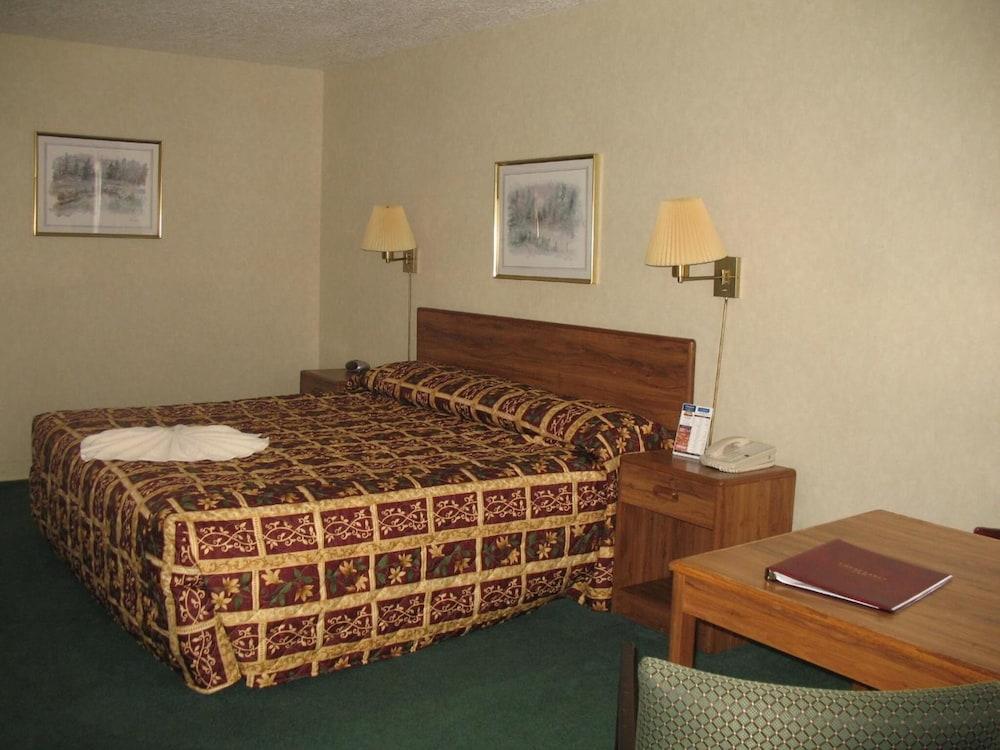 Great Lakes Inn photo 29