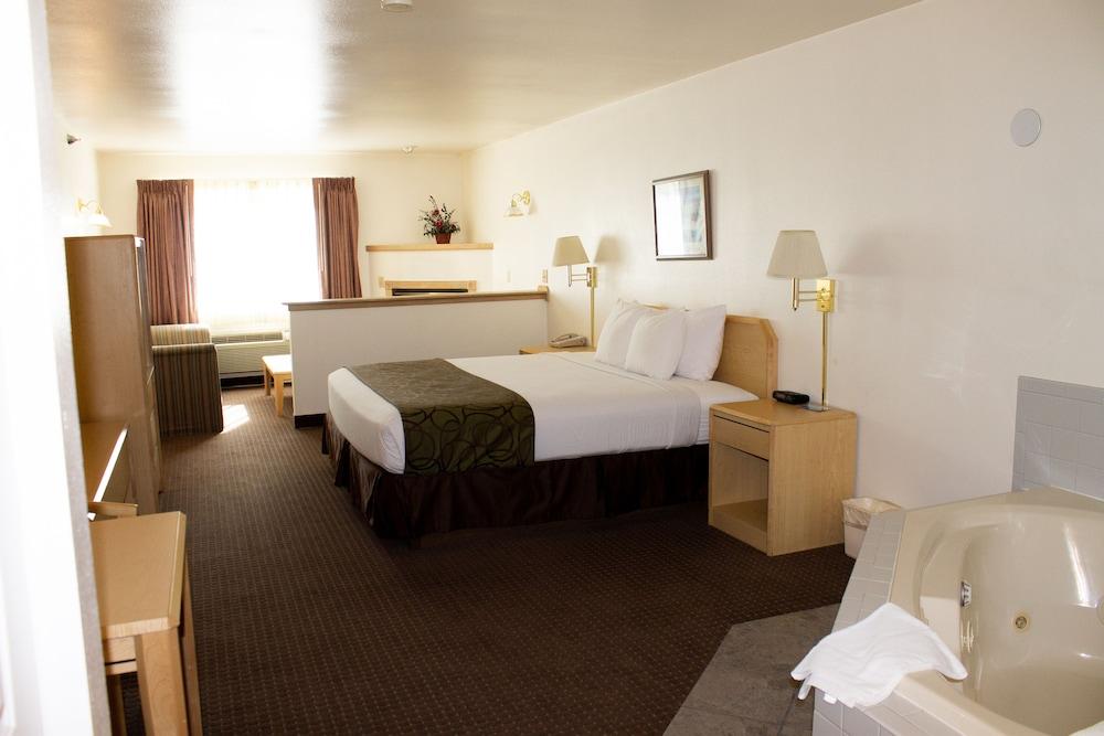 Inn at Lander, Travelodge by Wyndham photo 8