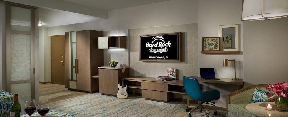 The Guitar Hotel at Seminole Hard Rock photo 9