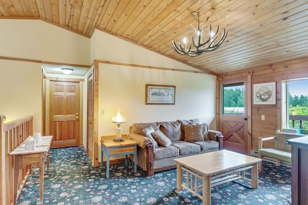 Deer Harbor Inn photo 42