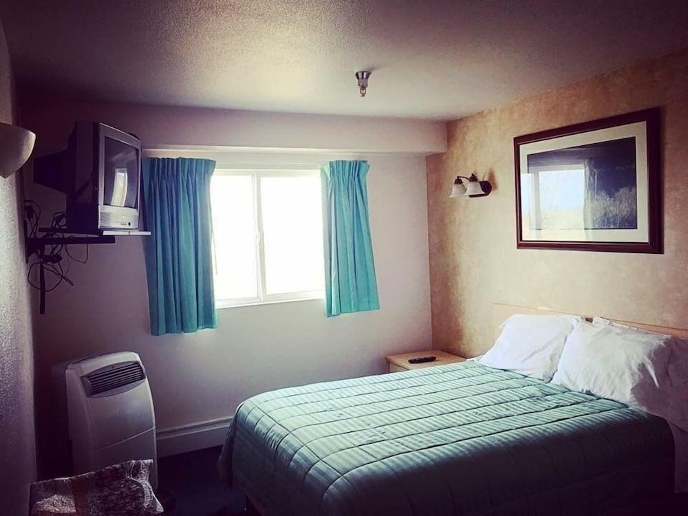 Windbreak Hotel photo 13