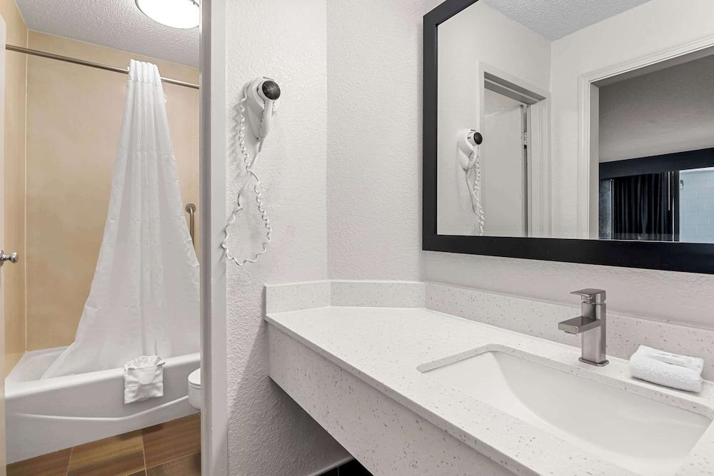 Suburban Studios Slidell I-10 photo 21