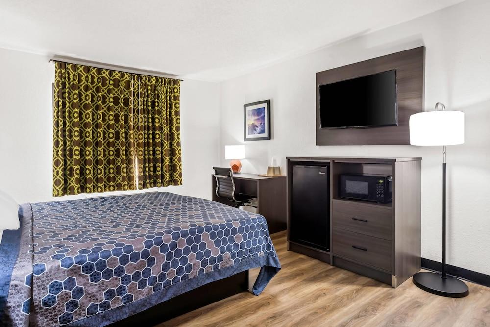 Econo Lodge Jesup photo 2