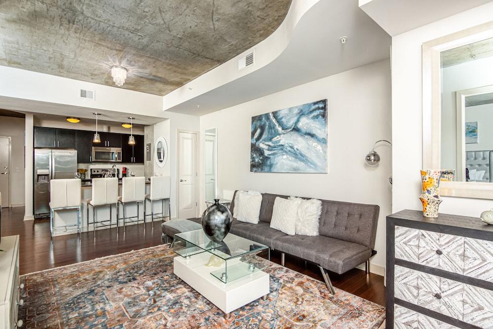 CHIC COLLECTION by NOHOTEL on 6th Street photo 71