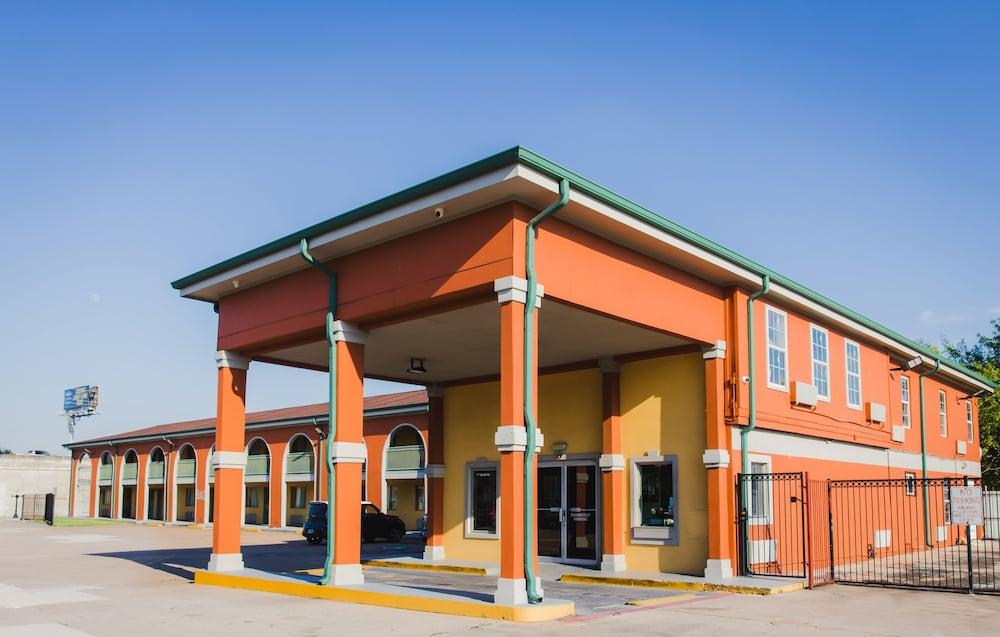 Express Inn Gulf Bank photo 1