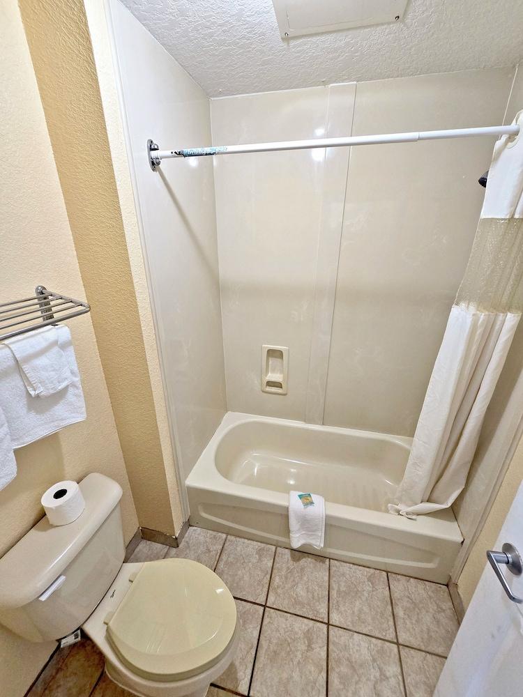 Garden Inn & Suites photo 29
