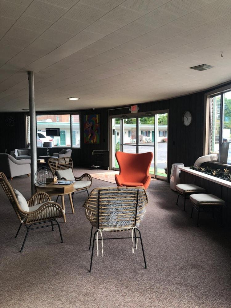 The Lancaster Motel photo 10