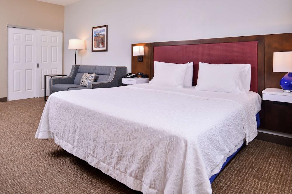 Hampton Inn Lexington-Historic District photo 59
