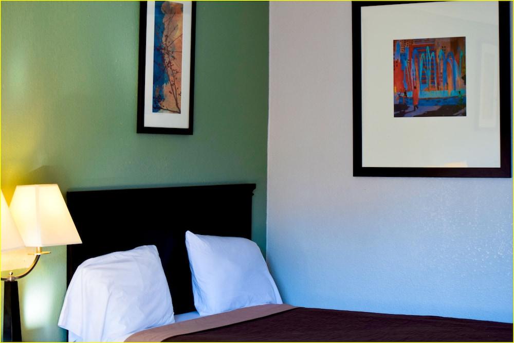 Stay Inn and Suites photo 25