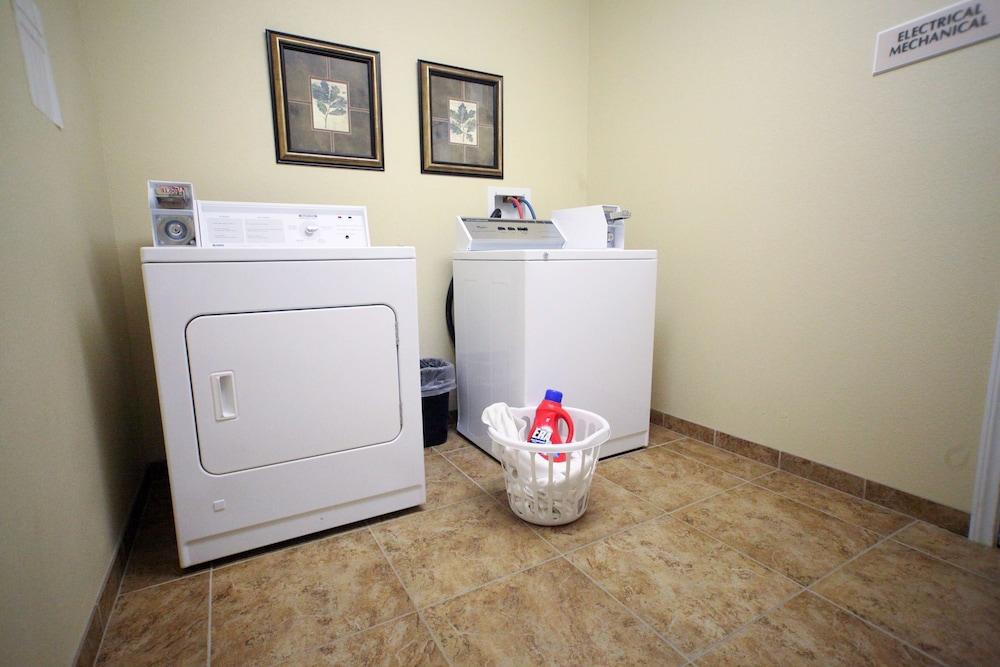 GrandStay Hotel & Suites Perham photo 9