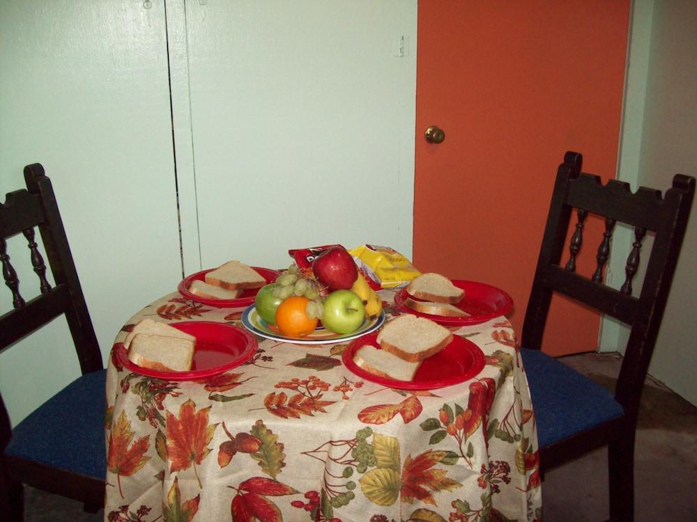 Budget Inn Sanderson photo 21