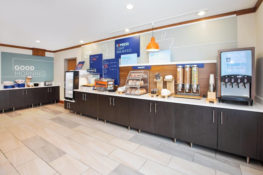 Holiday Inn Express & Suites Buffalo by IHG photo 46