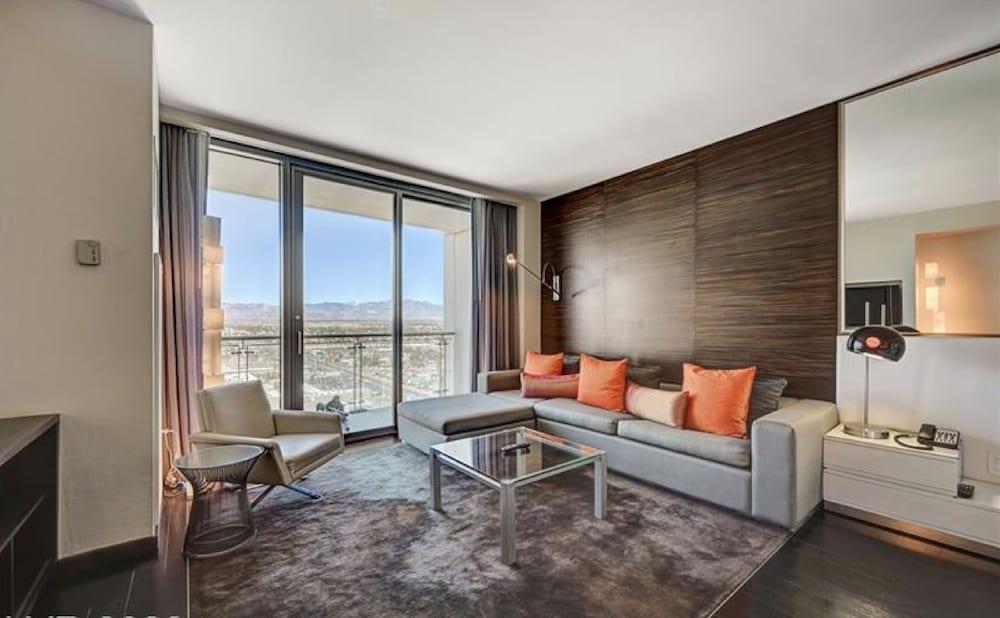Palms Place Vacation Suites Collection photo 31