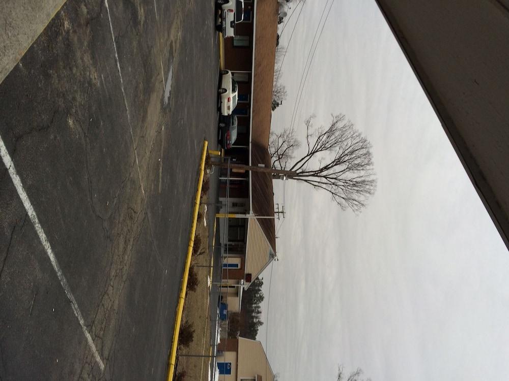 Budget Inn photo 15