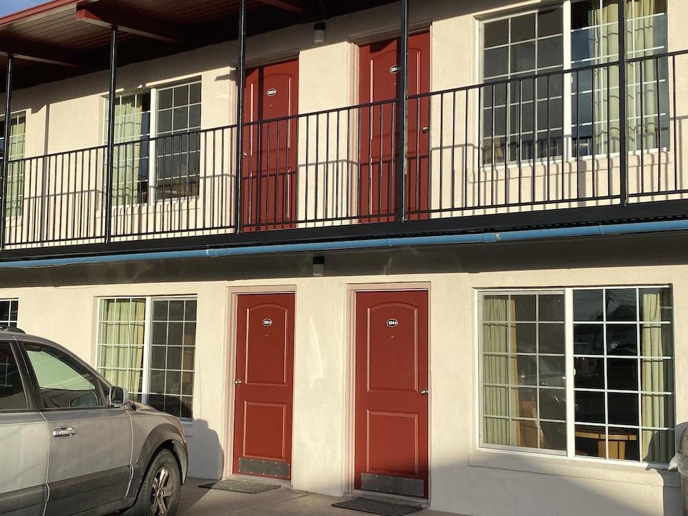 Dunes Inn photo 36